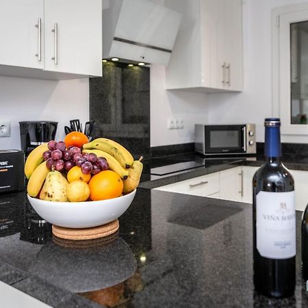 Puerto Banus Finest 2-Bdrm Apt - 50 Metres To Beach Marbella Eksteriør bilde